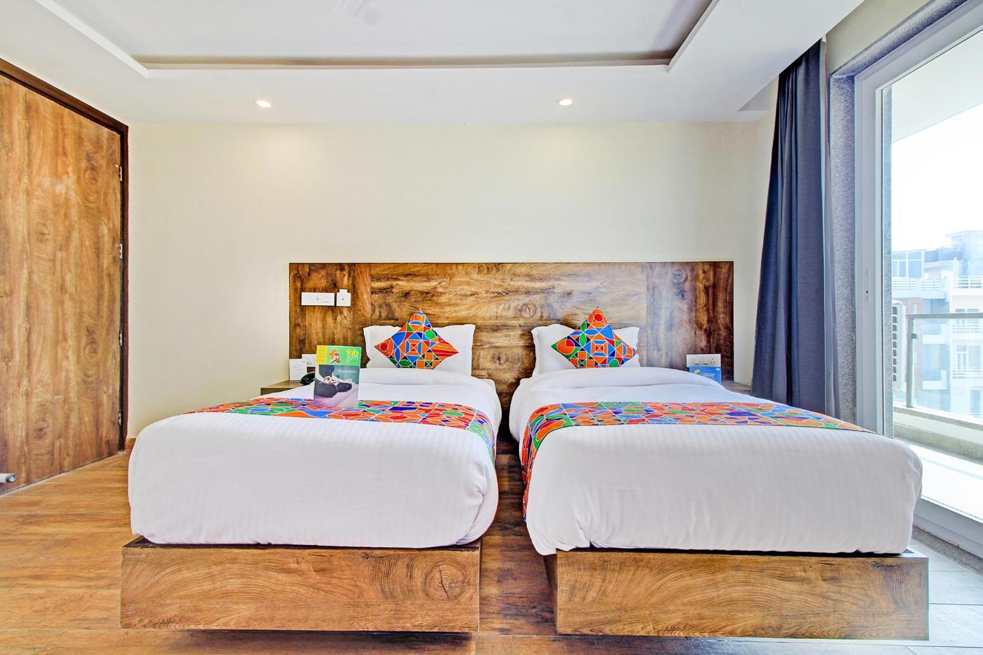 Fabhotel Soft Petals Gurgaon Exterior photo