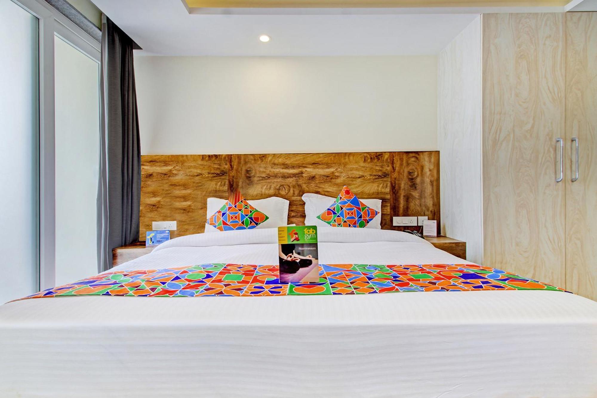 Fabhotel Soft Petals Gurgaon Exterior photo