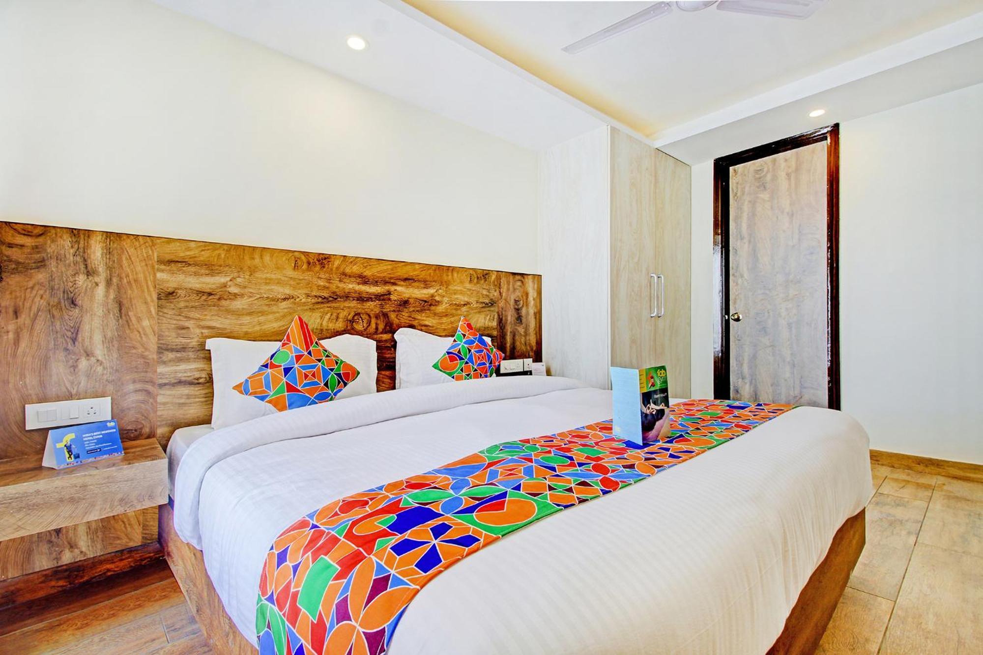 Fabhotel Soft Petals Gurgaon Exterior photo