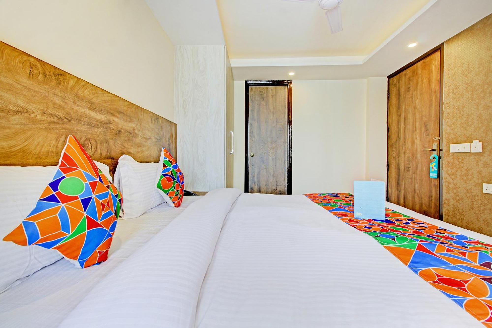 Fabhotel Soft Petals Gurgaon Exterior photo