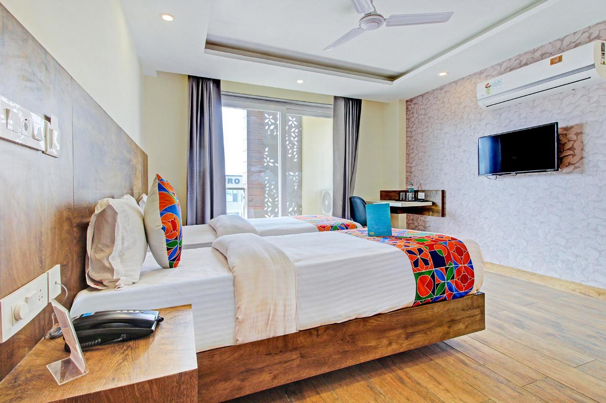 Fabhotel Soft Petals Gurgaon Exterior photo